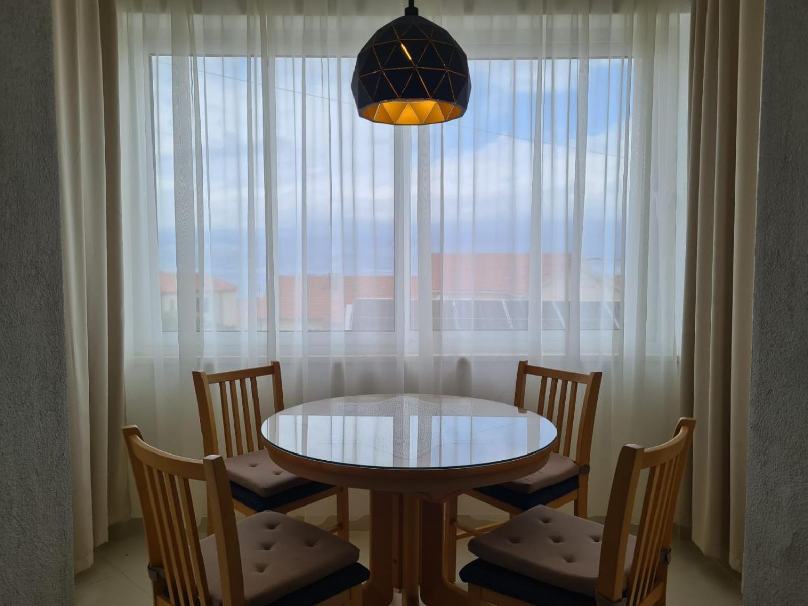 Apartments Jelena Supetar - Four Apartments - A Small House With A Private Yard - Two-Room Apartment With A Sea View - Studio Apartment - Two-Room Apartment With Garden View- Free Parking Ngoại thất bức ảnh