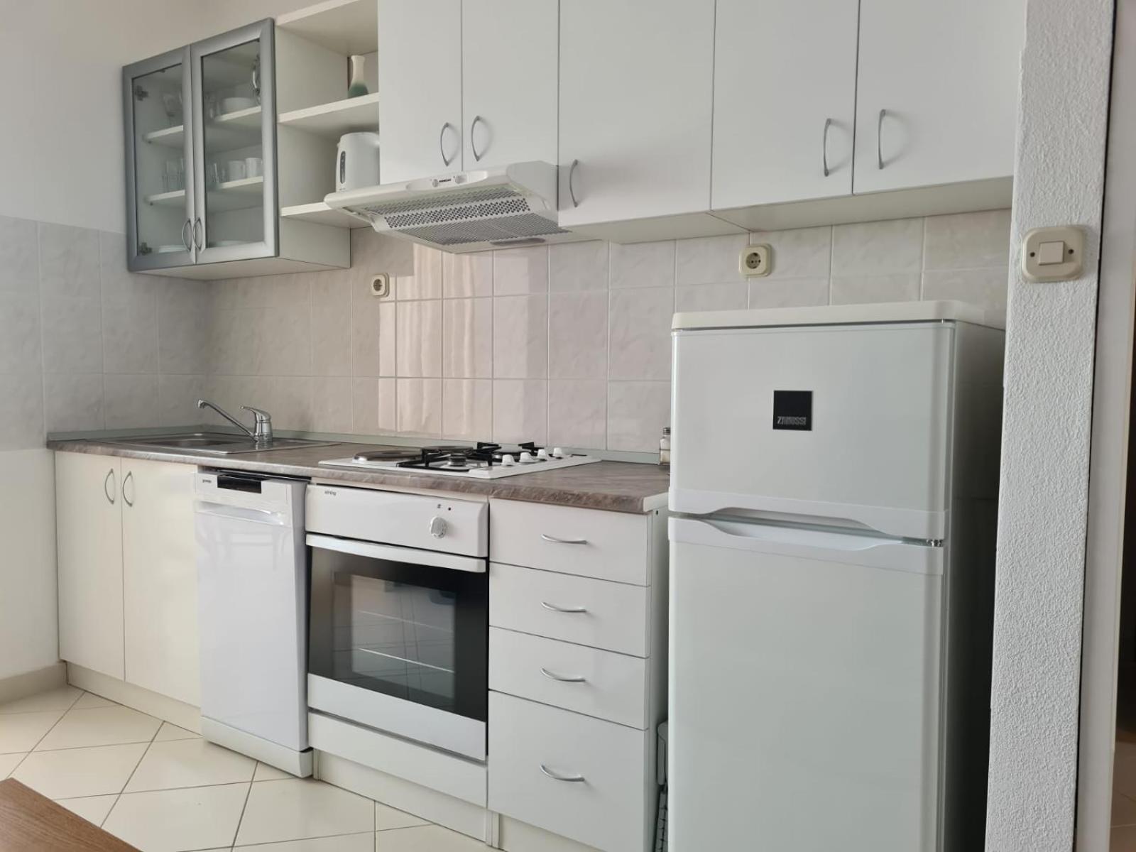 Apartments Jelena Supetar - Four Apartments - A Small House With A Private Yard - Two-Room Apartment With A Sea View - Studio Apartment - Two-Room Apartment With Garden View- Free Parking Ngoại thất bức ảnh
