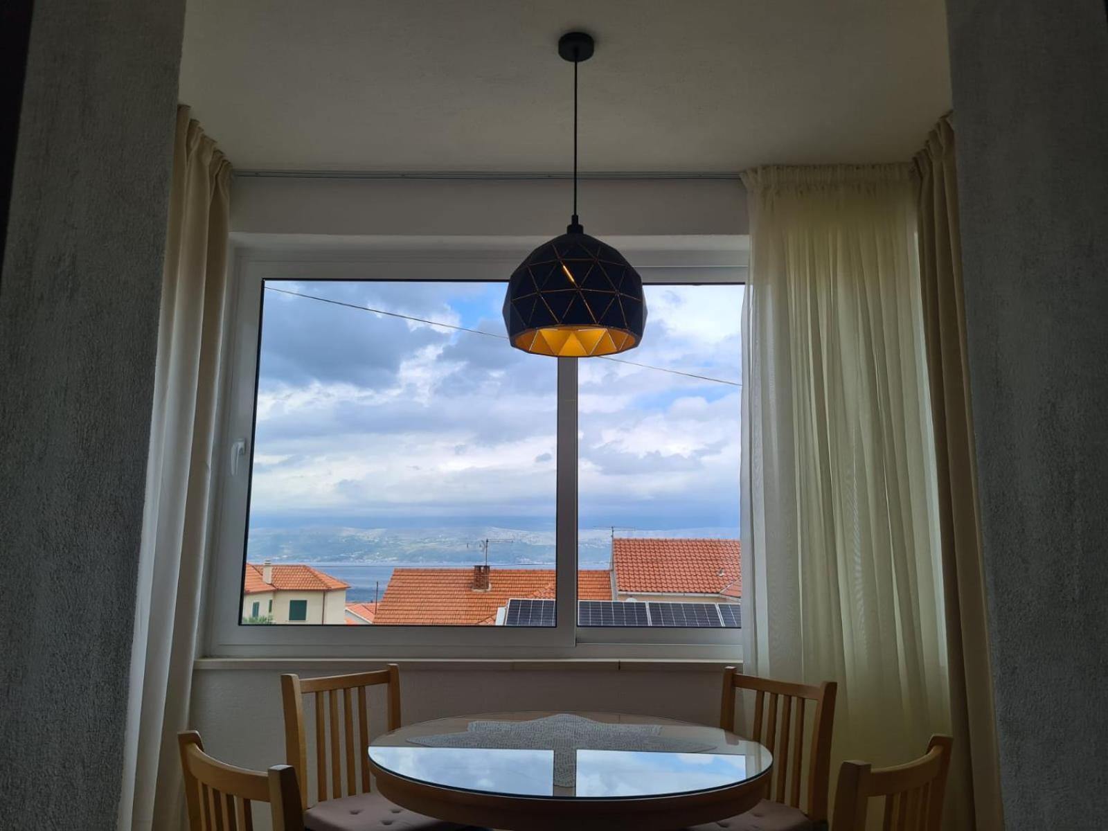 Apartments Jelena Supetar - Four Apartments - A Small House With A Private Yard - Two-Room Apartment With A Sea View - Studio Apartment - Two-Room Apartment With Garden View- Free Parking Ngoại thất bức ảnh